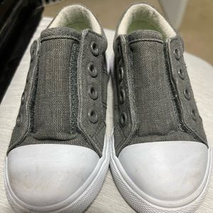 Toddler size 7 shoes
